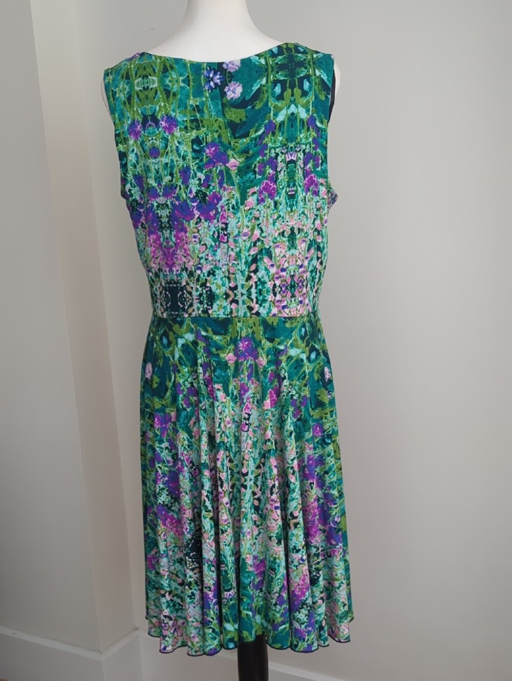 Cynthia Rowley Floral Garden Print Pleated Sleeveless Midi Dress - Picture 5 of 8